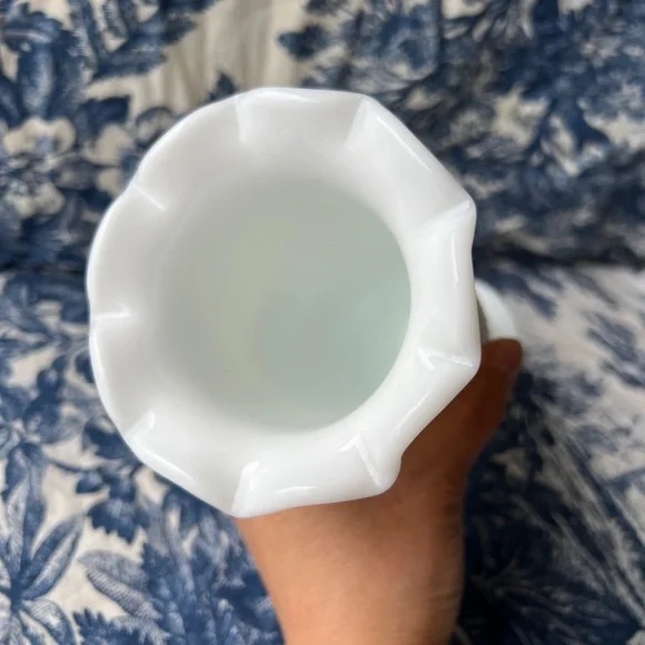 Vintage Hobnail Milk Glass White Elegant Vase - Picture 3 of 5